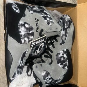Otomix stingray grey/camo wrestling/weightlifting shoes